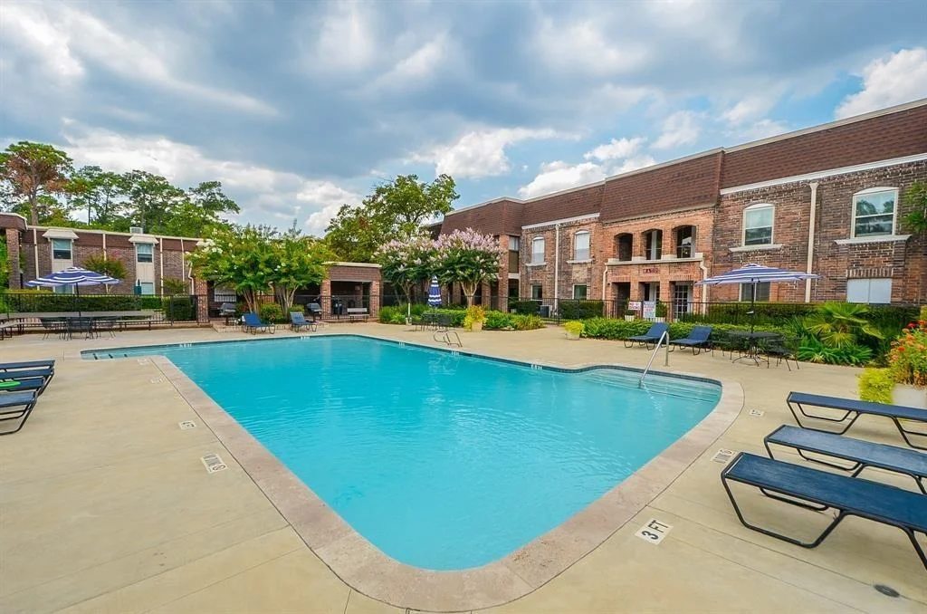 Photo of Unit 29 at 7575 Katy Freeway