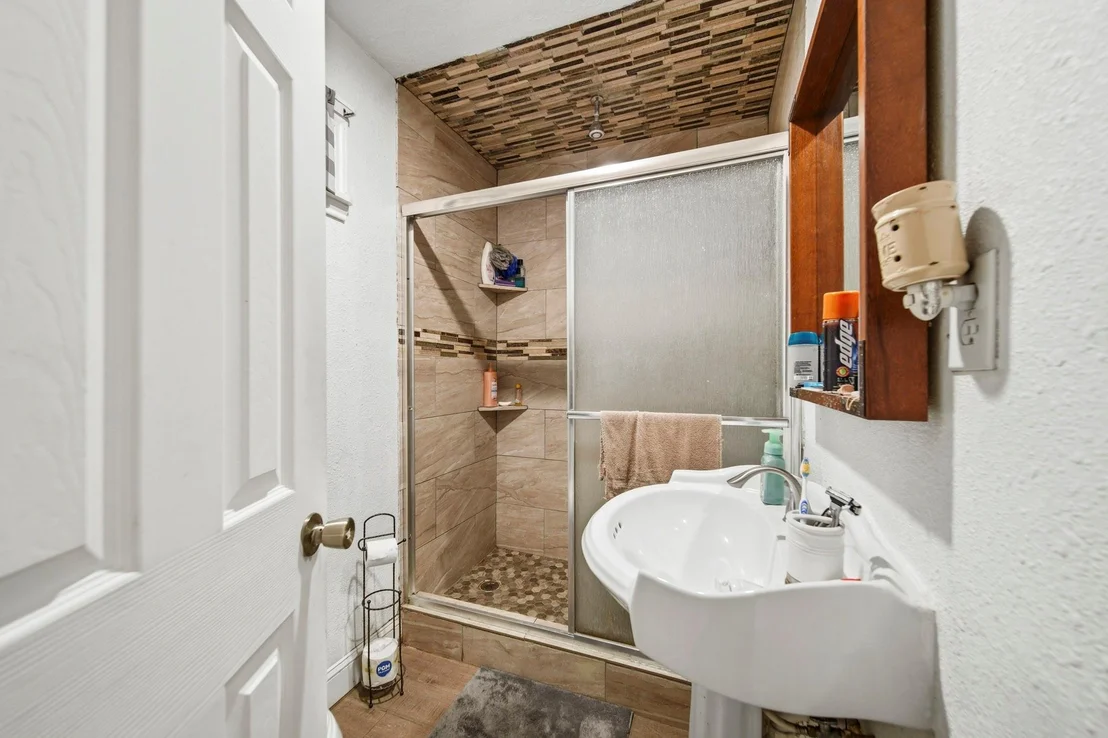 Photo of 731 Meneley Road