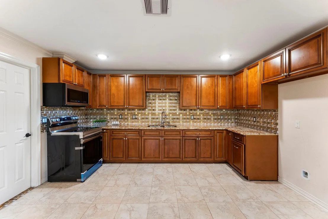 Photo of 16452 Edgefield Lane