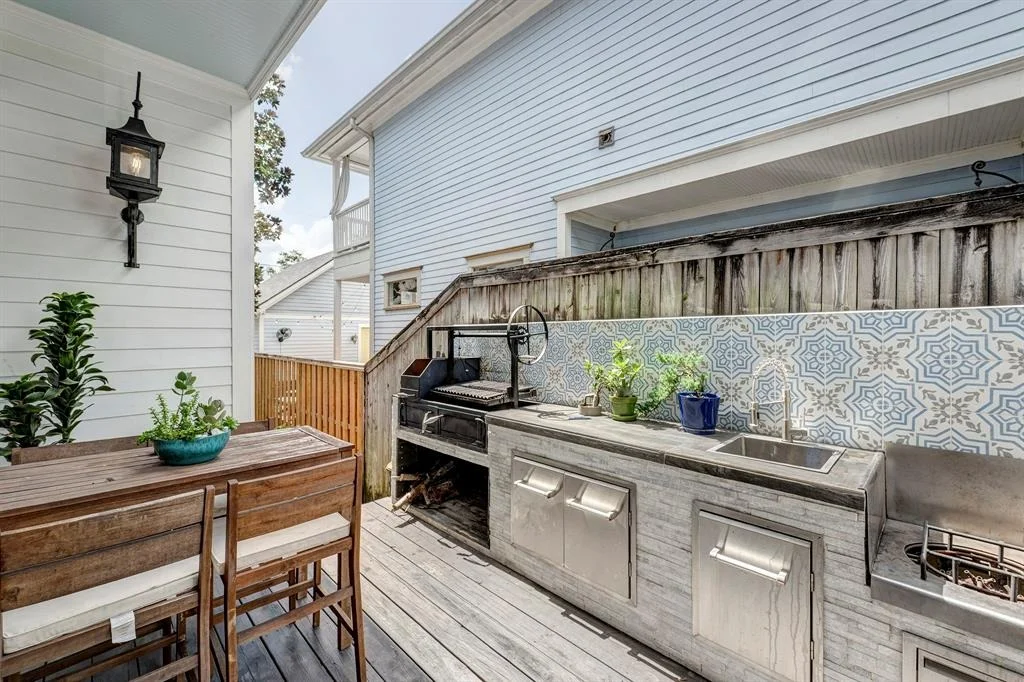 Photo of 818 Waverly Street