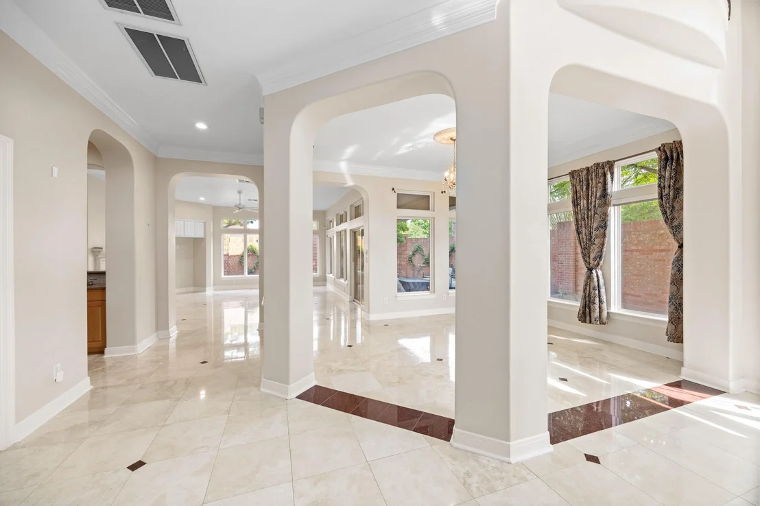 Photo of 2814 Tudor Manor