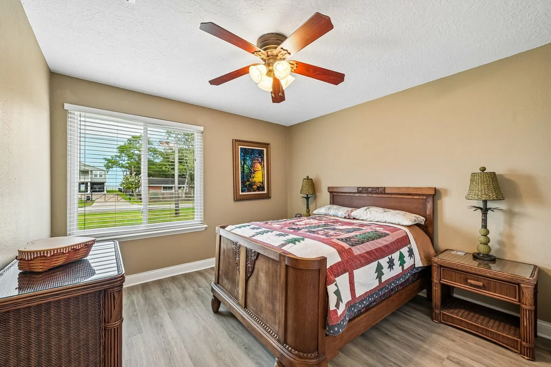 Photo of 2535 Cliff Drive