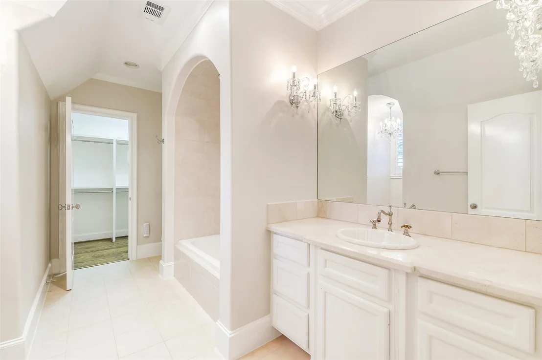 Photo of 5626 Terwilliger Way