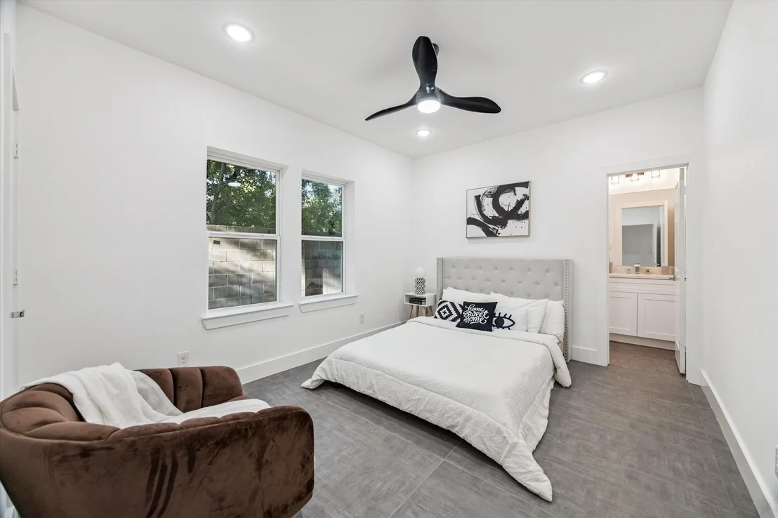 Photo of 2122 Oatfield Drive