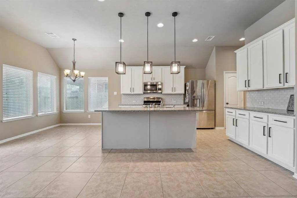 Photo of 2125 Mooncrest Drive