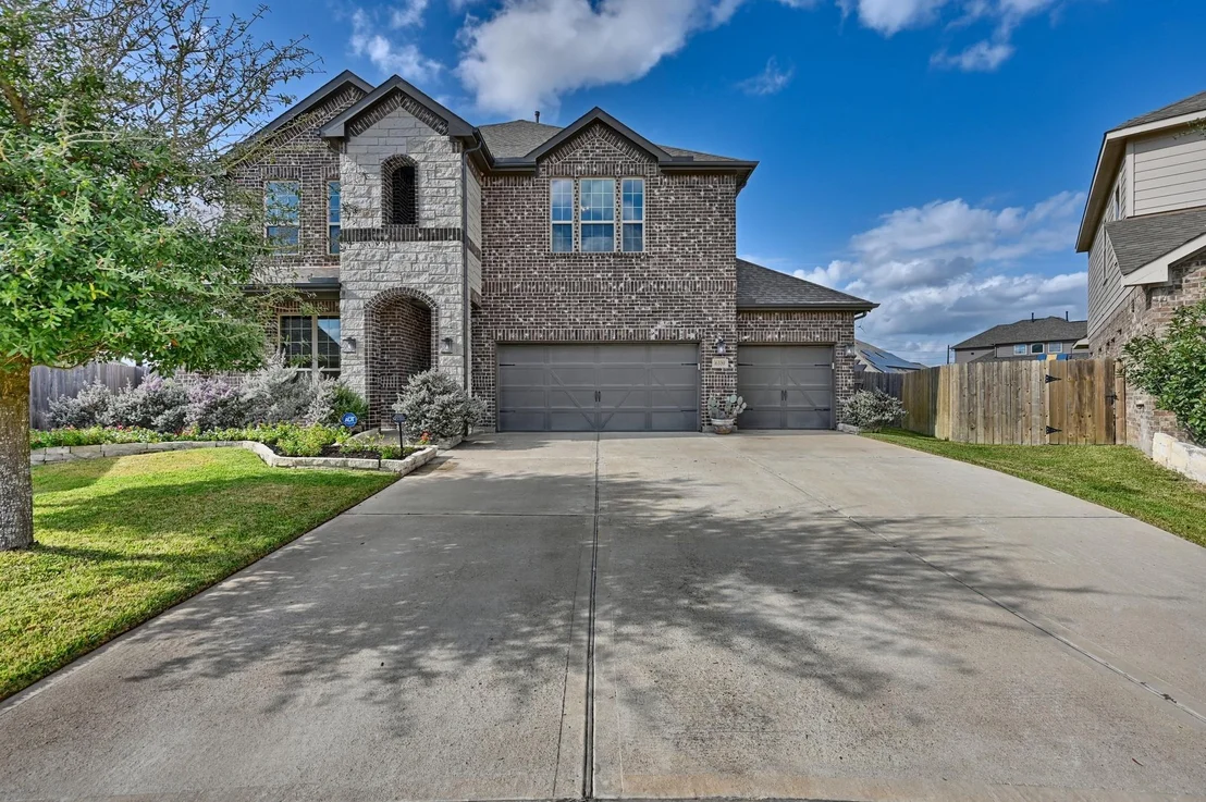 Photo of 6339 Cantigny Lake Drive