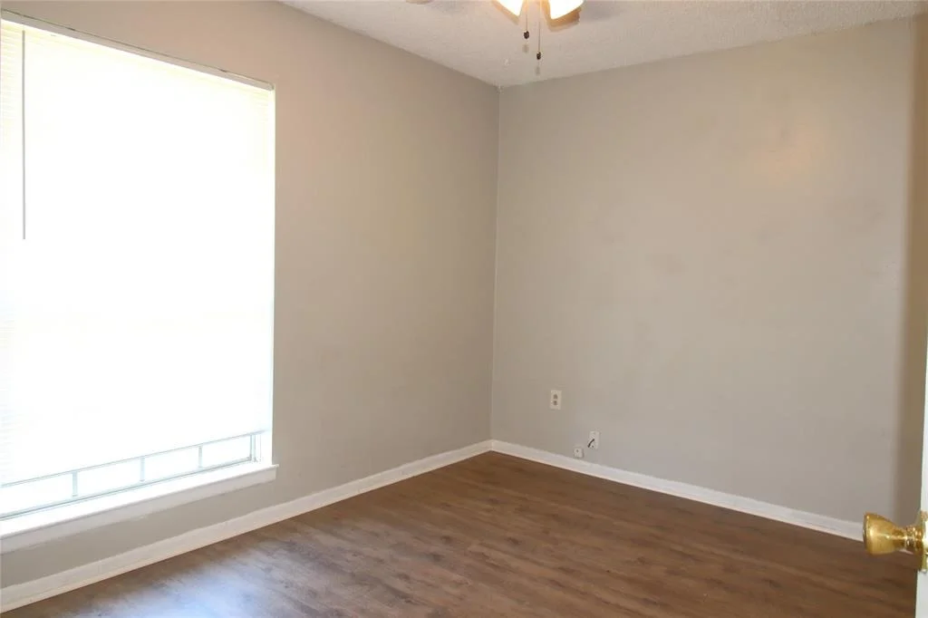 Photo of 701 Meadowglen Drive