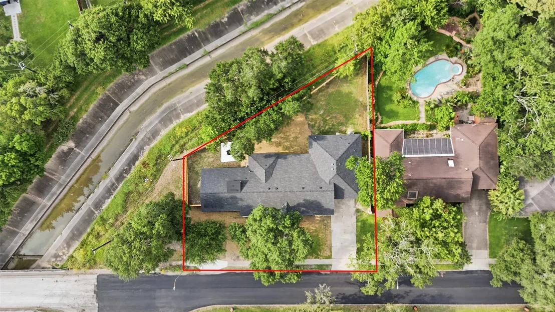 Photo of 4829 Willowbend Boulevard