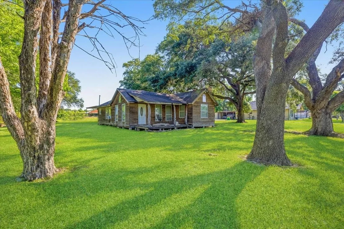 Photo of 3921 Almeda Genoa Road