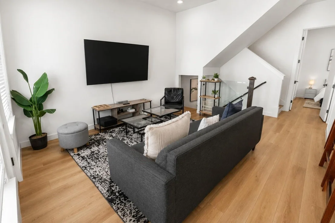 Photo of Unit B at 6742 Peerless Street