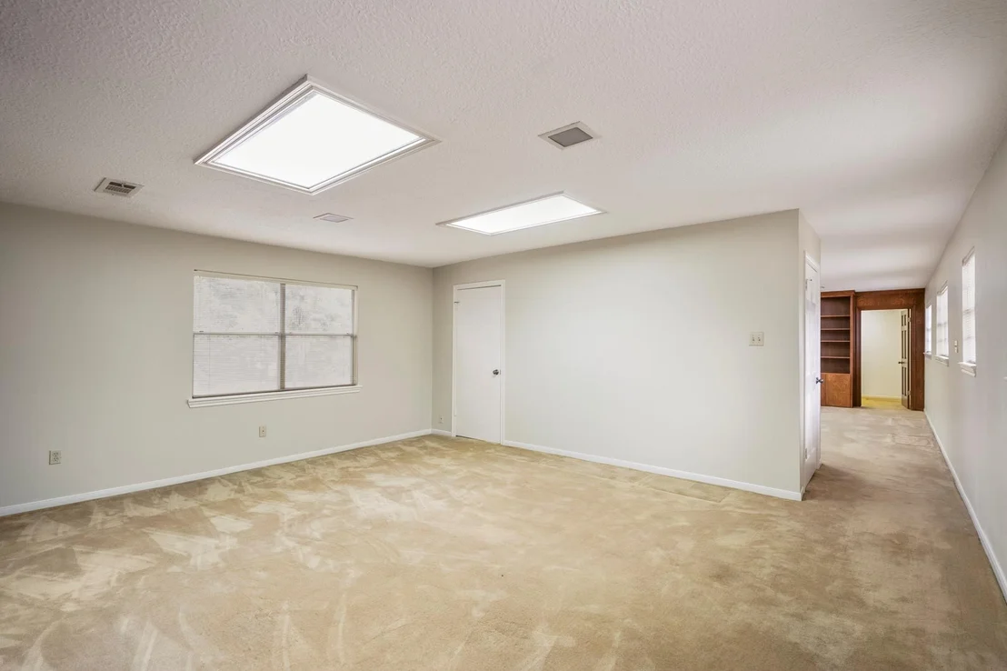 Photo of 17214 Hill View Lane