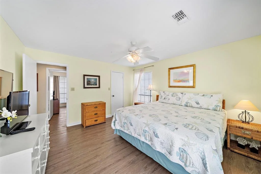 Photo of 16906 Beachcomber