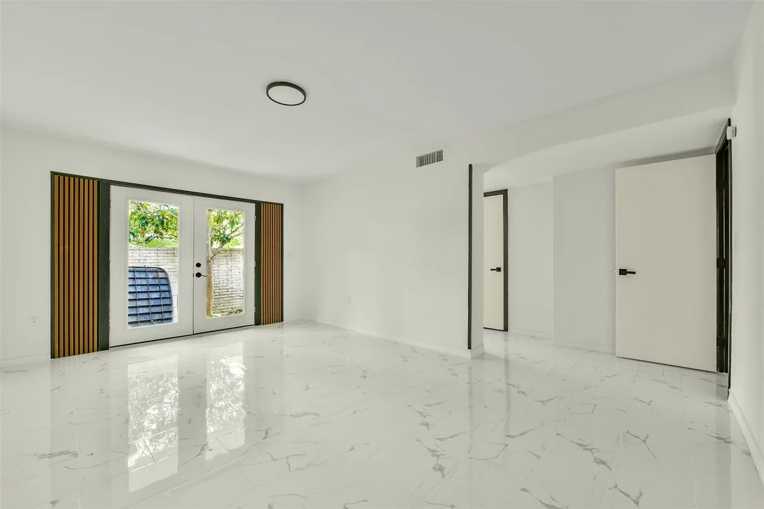 Photo of 1616 Redway Lane