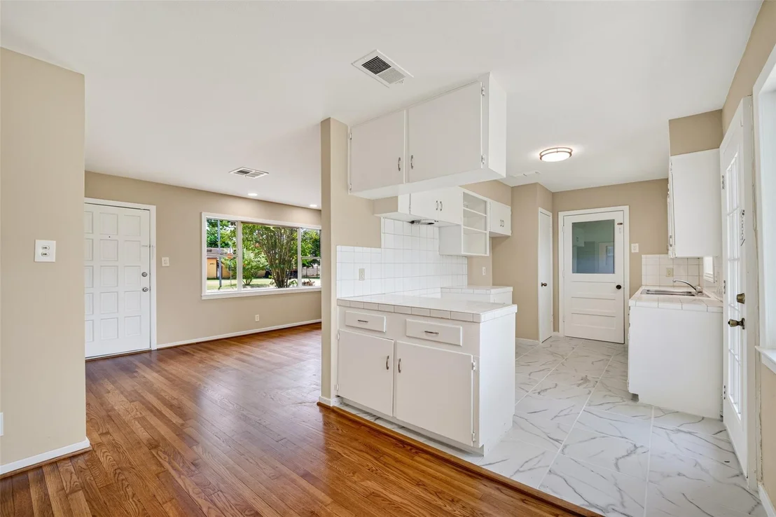 Photo of 6610 Barney Road