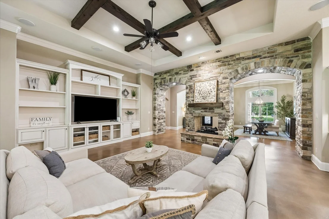 Photo of 28203 Meadow Forest