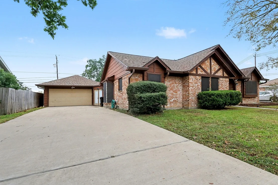 Photo of 803 Whitecap Drive