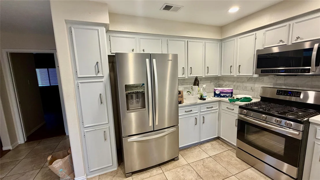 Photo of 98 E Mistybreeze Circle