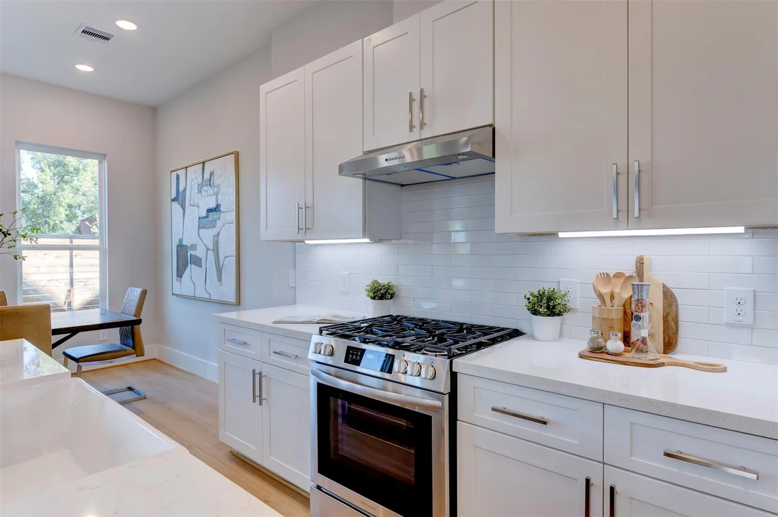 Photo of 5128 Rosslyn Road