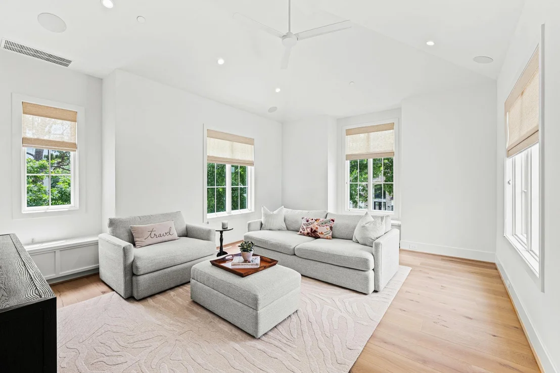 Photo of 8722 Lupton Lane