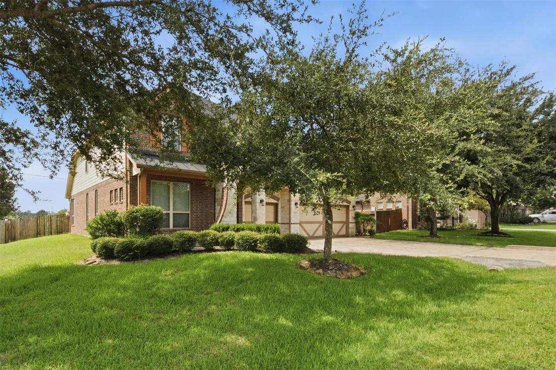 Photo of 15823 Pine Country Boulevard