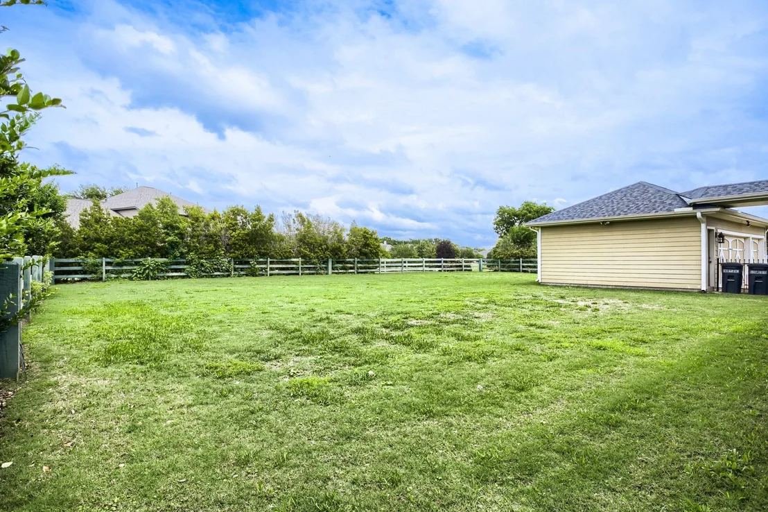 Photo of 5106 Water Oak Crescent