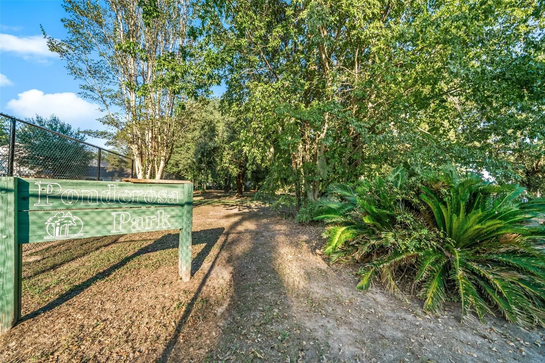 Photo of 1806 Saddlecreek Drive