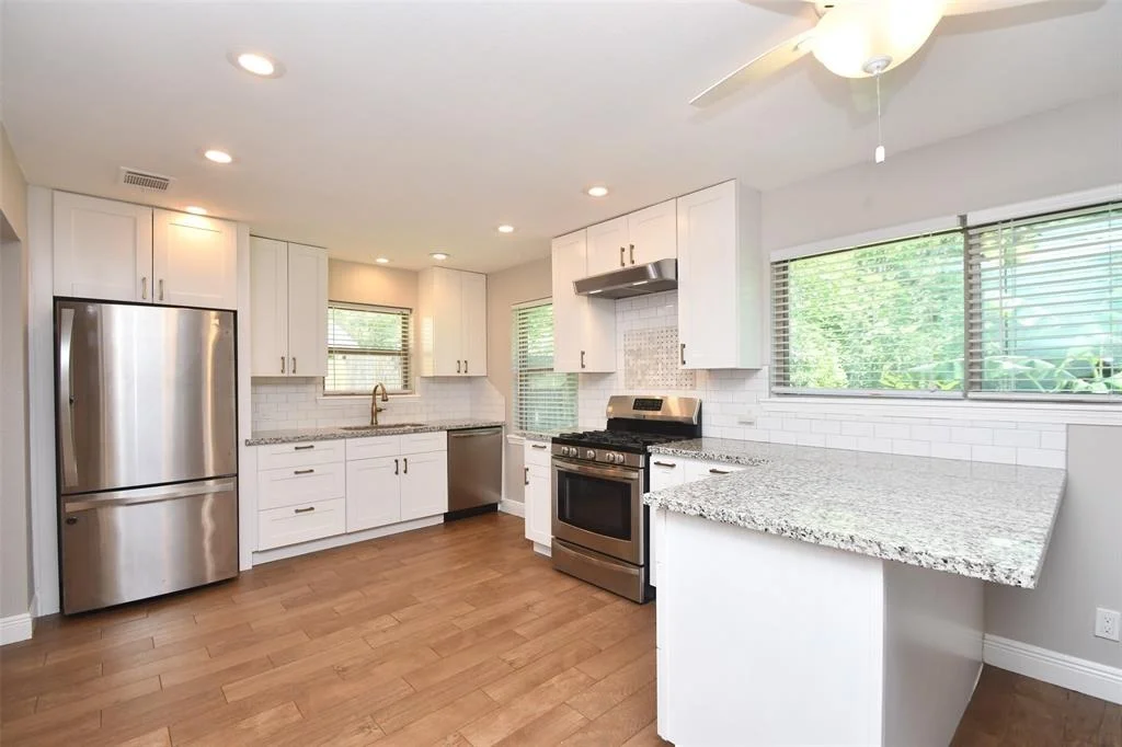 Photo of 5513 Commodore Drive