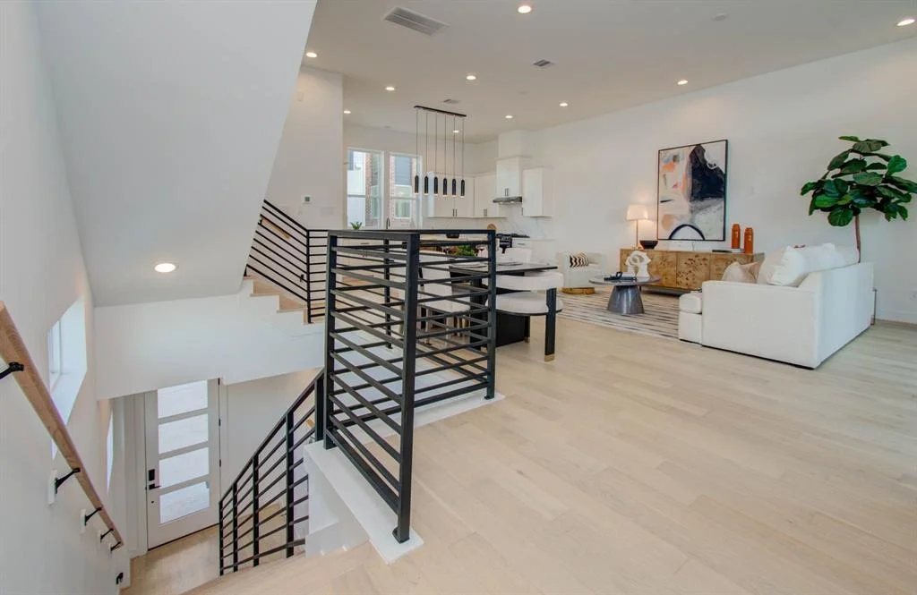 Photo of 3010 Lamar Street