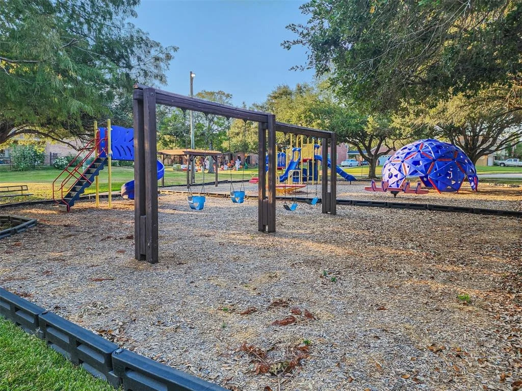 Photo of 4102 Lakepointe Forest Drive