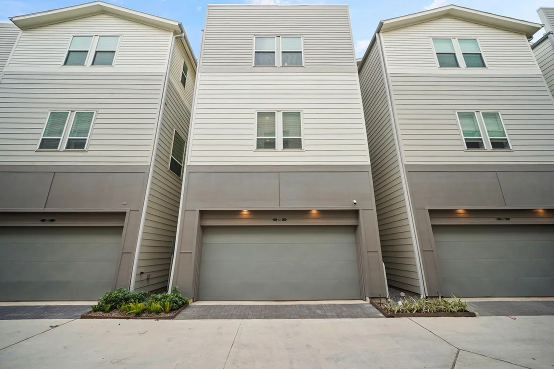 Photo of 2709 Clinton Drive