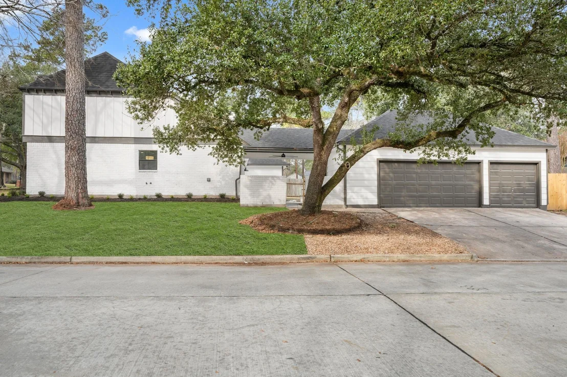 Photo of 6102 Knollview Drive