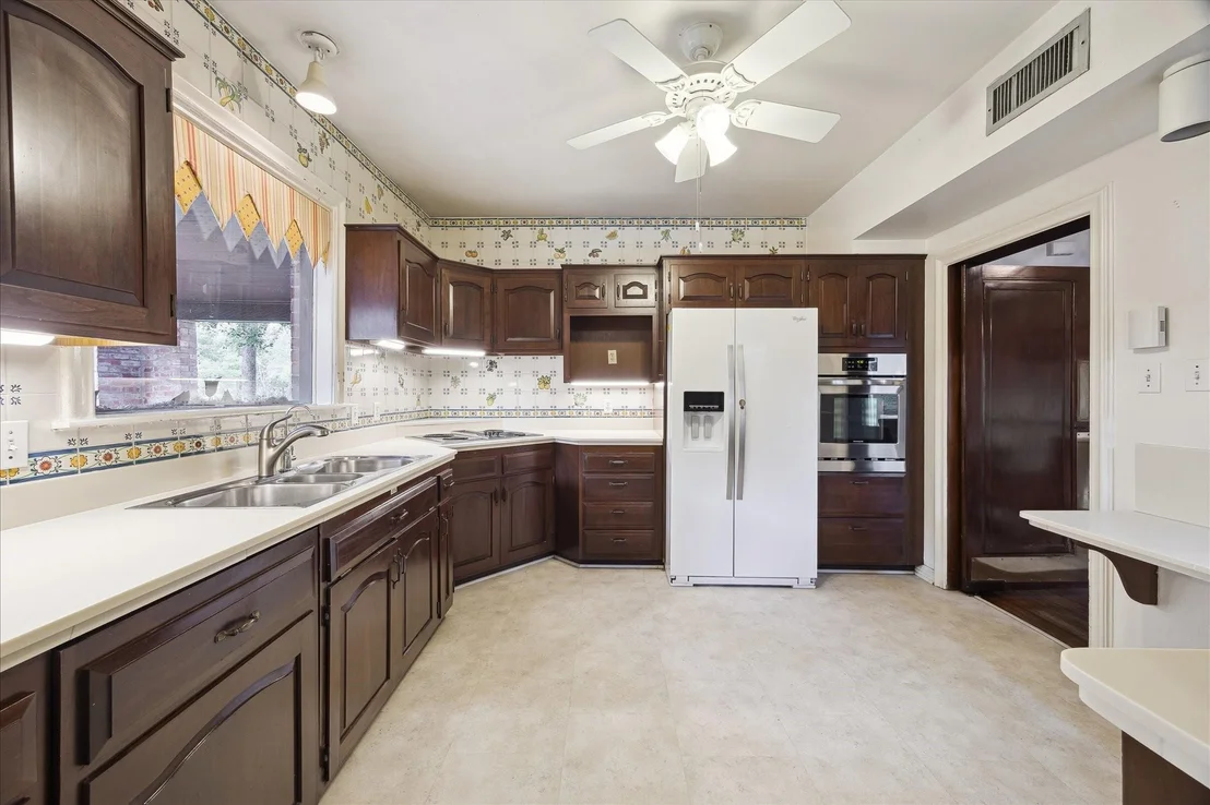 Photo of 2345 Blue Bonnet Boulevard