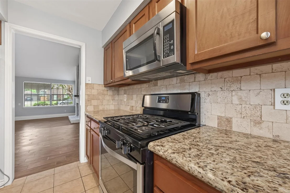Photo of 22946 Provincial Boulevard