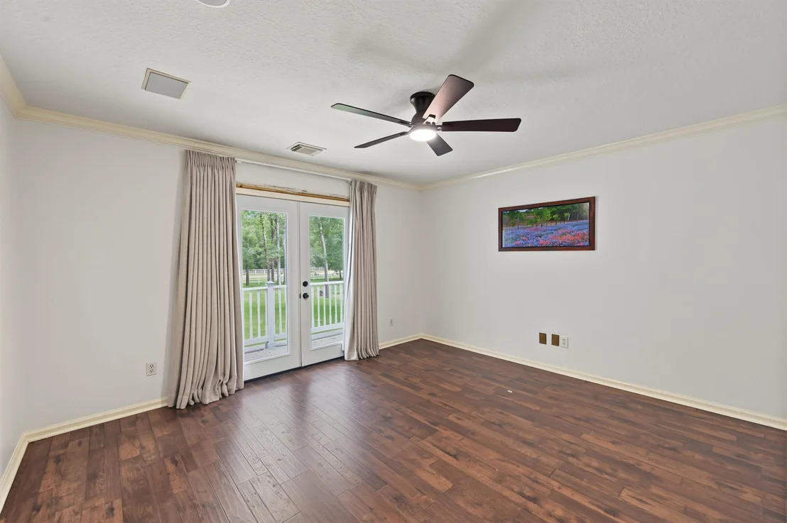 Photo of 10933 Lake Forest Drive