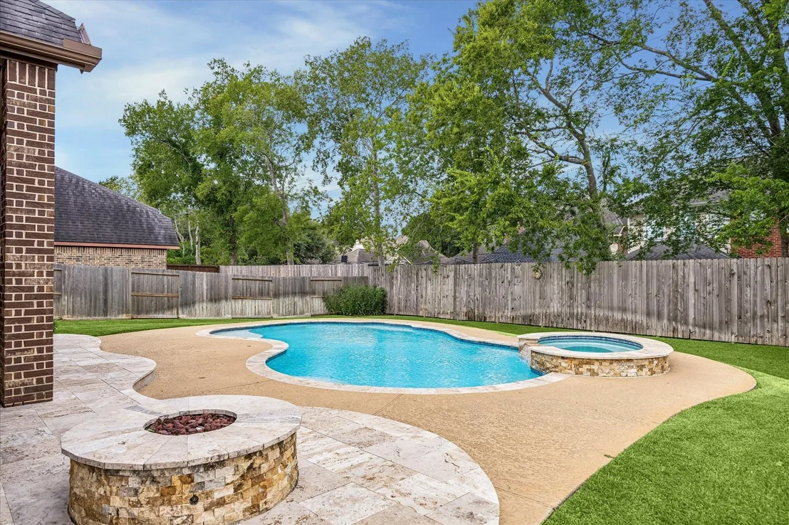 Photo of 18638 Roslyn Springs Drive