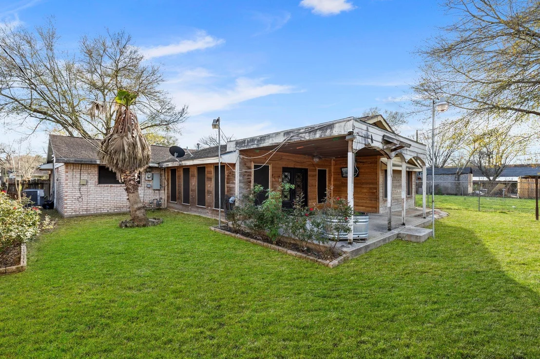 Photo of 618 Mosher Lane