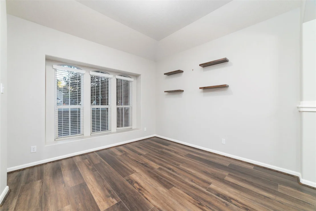 Photo of 3520 White Oak Point Drive