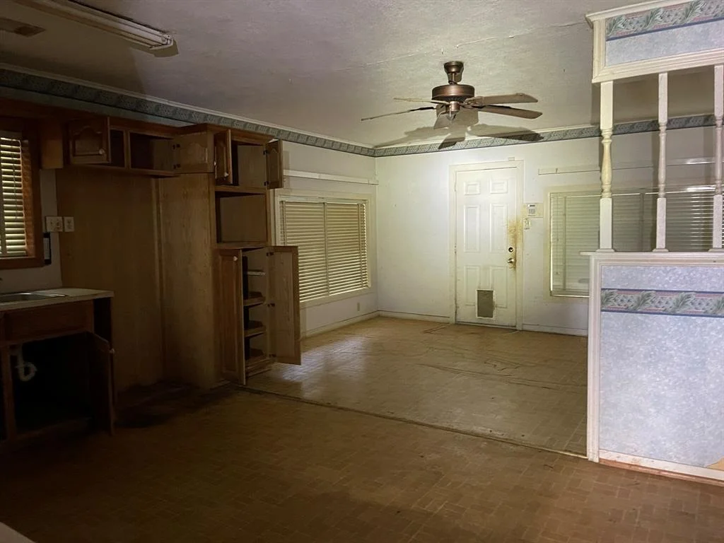 Photo of 5048 Monroe Street