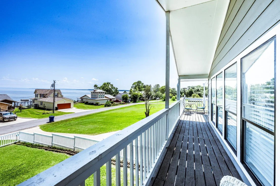 Photo of 180 W Lake Circle