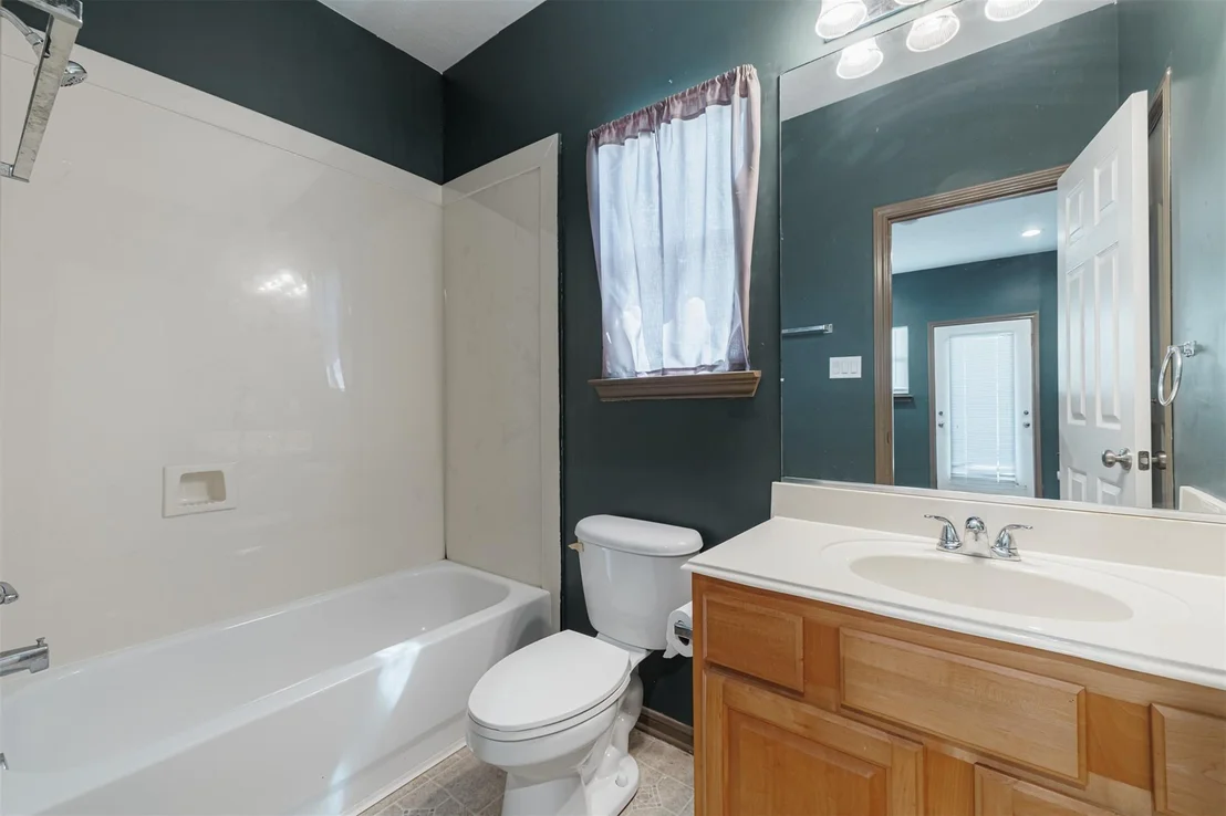 Photo of 1520 Lakefield Drive