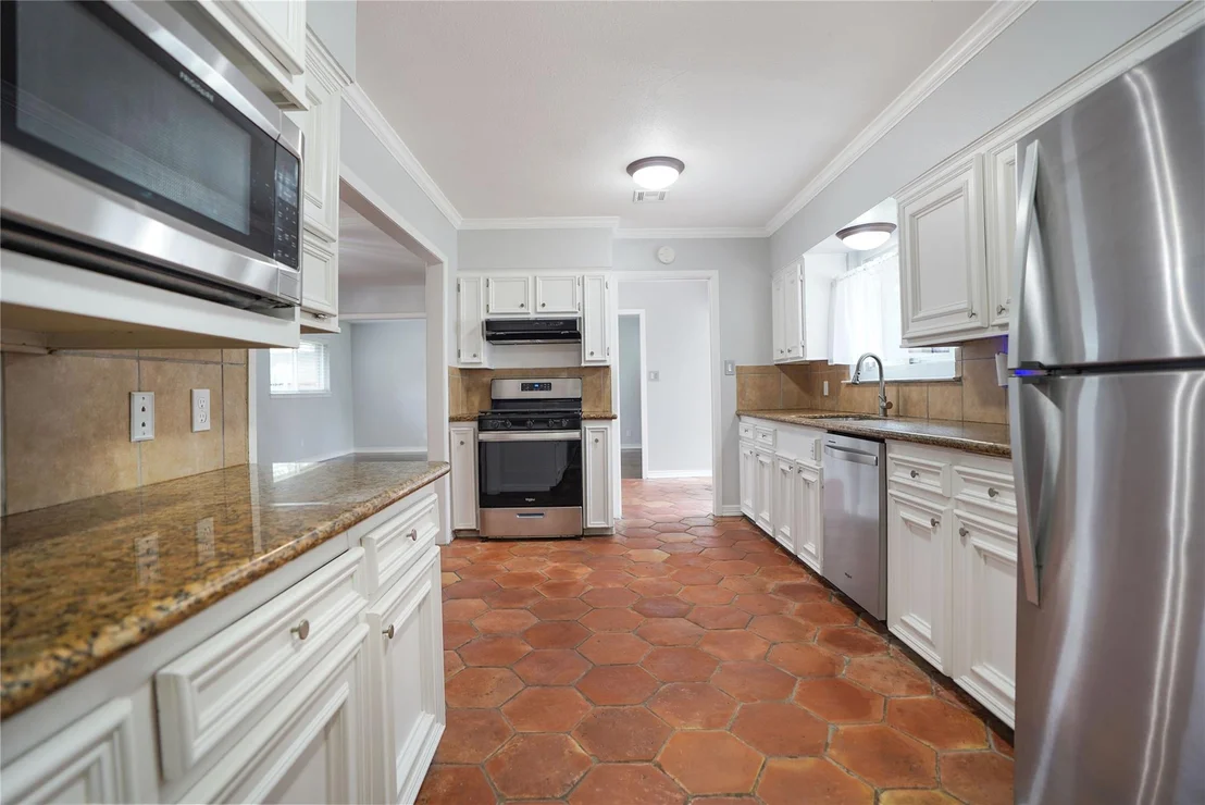 Photo of 10010 Westview Drive