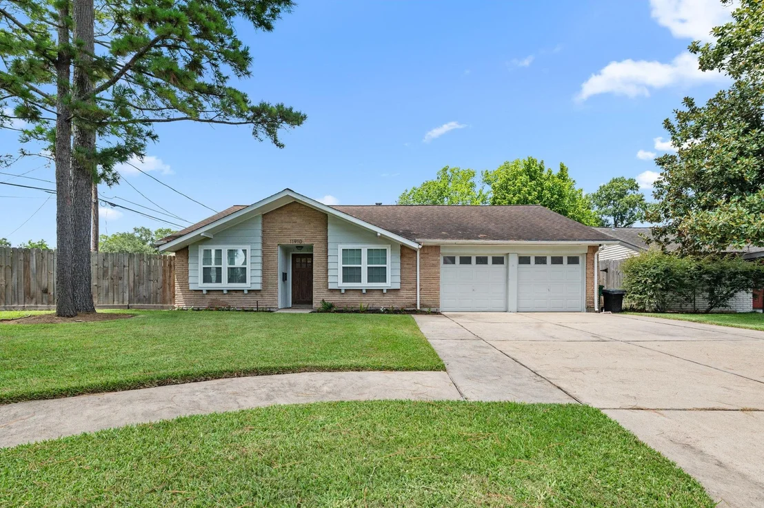 Photo of 11910 Mullins Drive