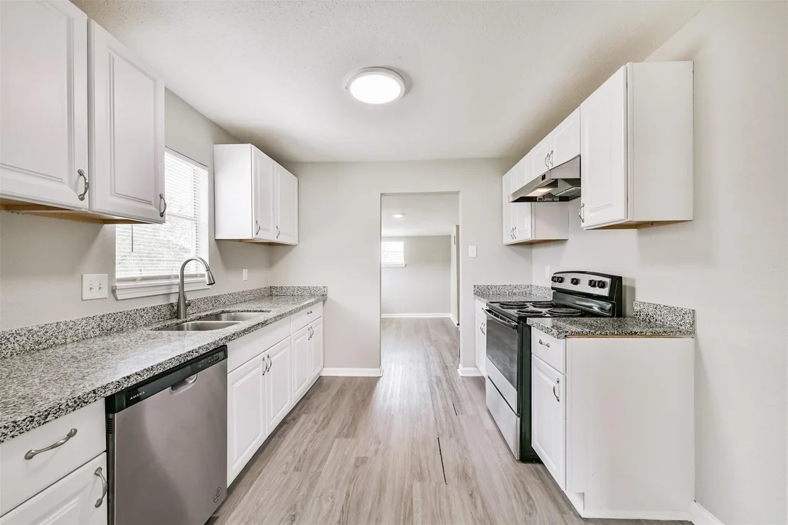 Photo of 821 Robertson Street