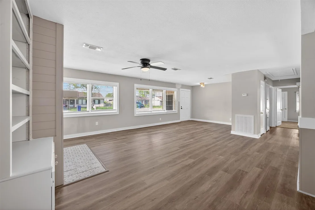 Photo of 920 Nottingham Drive