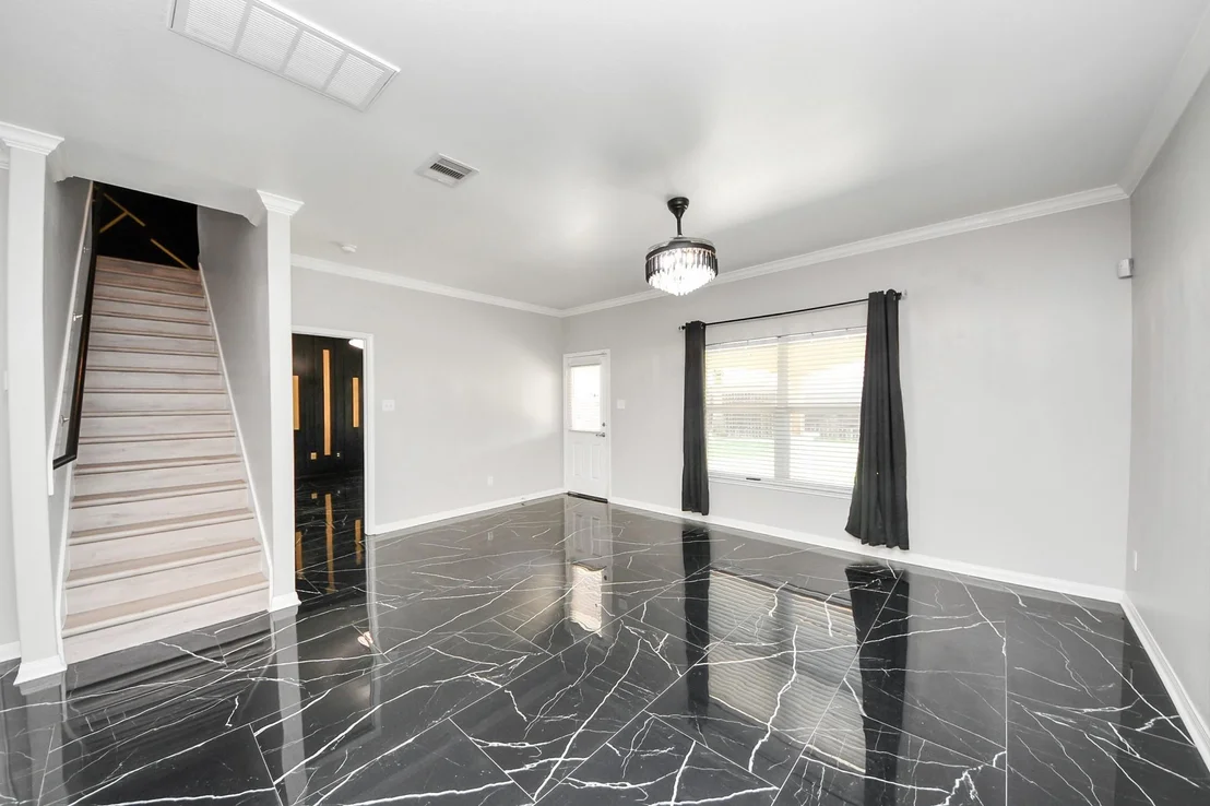 Photo of 6931 Primrose Road