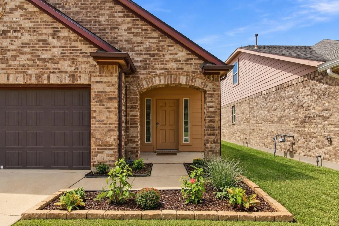 Photo of 8117 E Pine Creek Bend