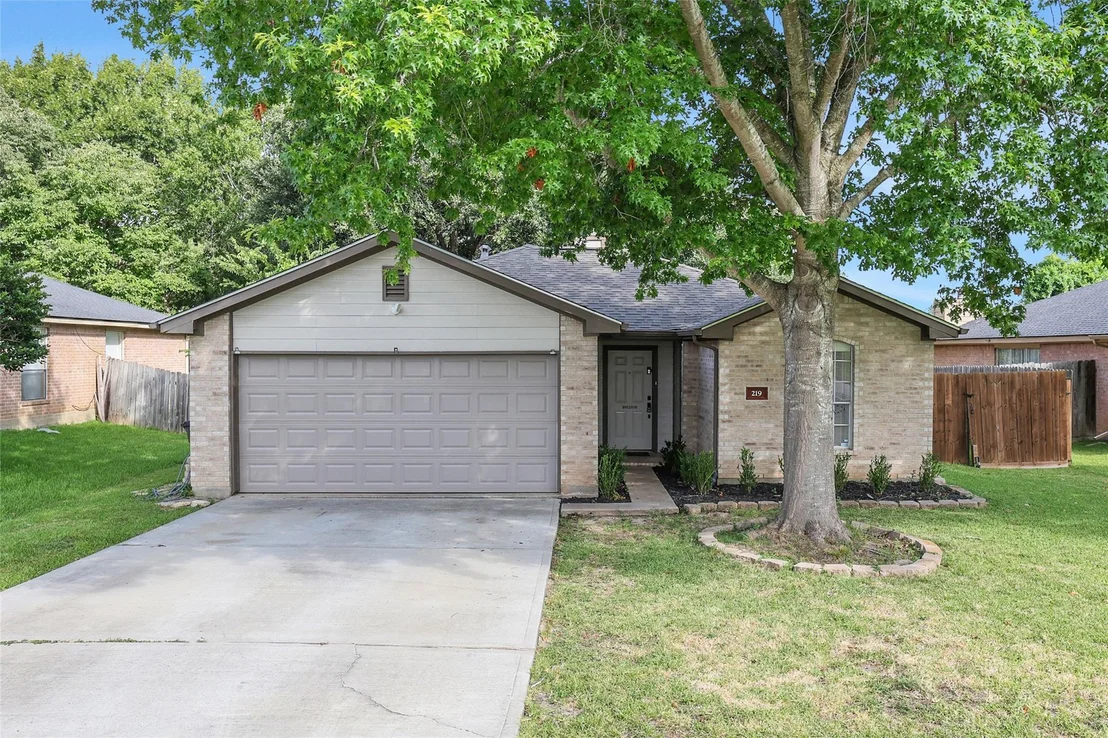 Photo of 219 Cape Conroe Drive