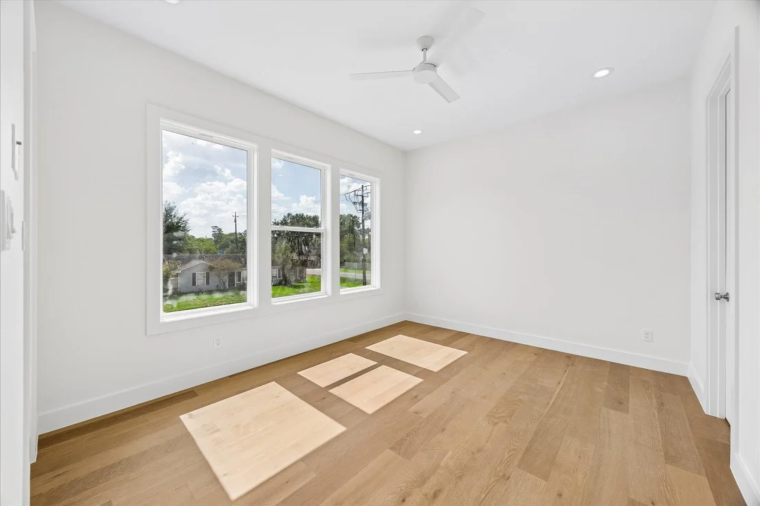 Photo of 1726 Chantilly Lane