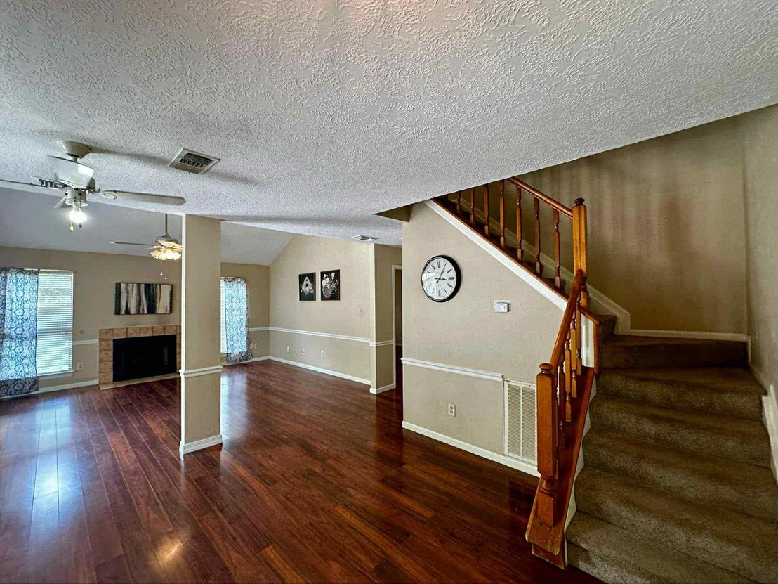 Photo of 78 W High Oaks Circle