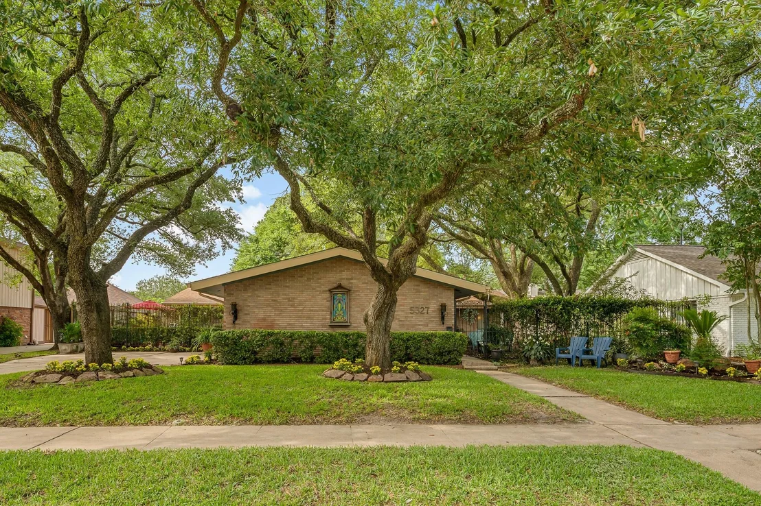 Photo of 5327 Valkeith Drive